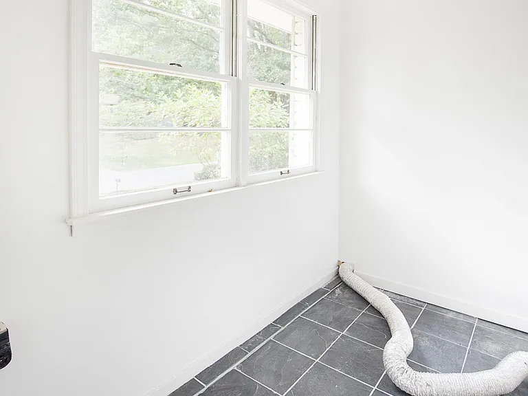 2733 Southview Dr — Photo 17