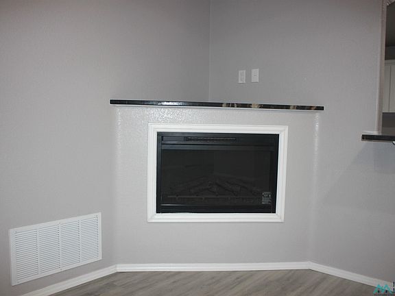 3rd image of 1024 Clover Ln