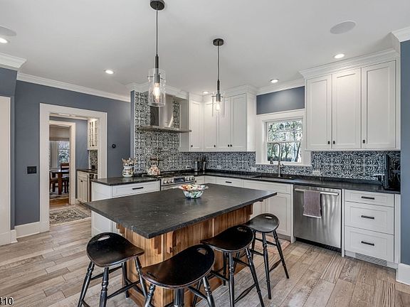 3rd image of 20 Georgian Rd