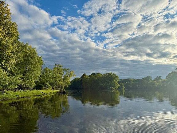 2nd image of E River Rd