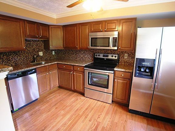 3rd image of 9229 Sheffield Hunt Ct