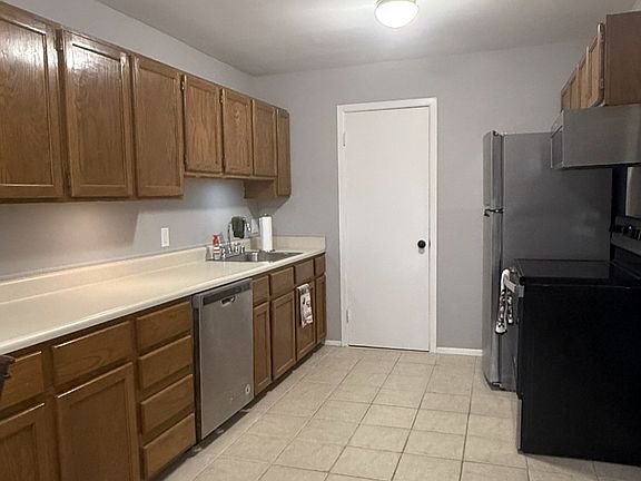 3rd image of 164 Ladd Rd #1