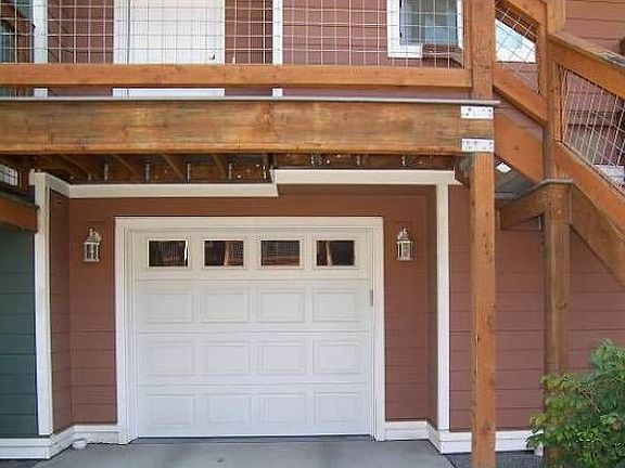 Outside Garage Below Fron