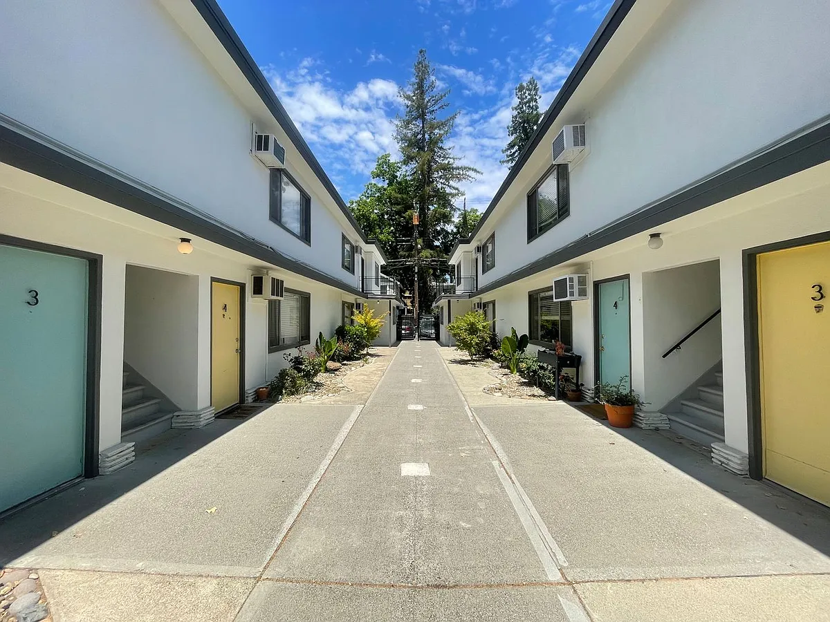 Building Photo - 2309 I Street