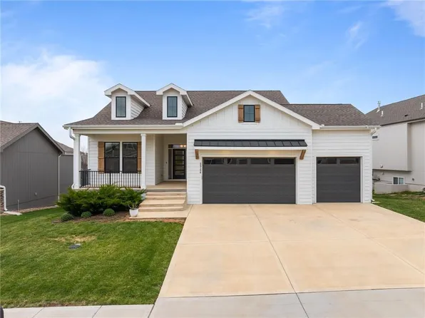 25156 W 142nd St, Olathe, KS 66061