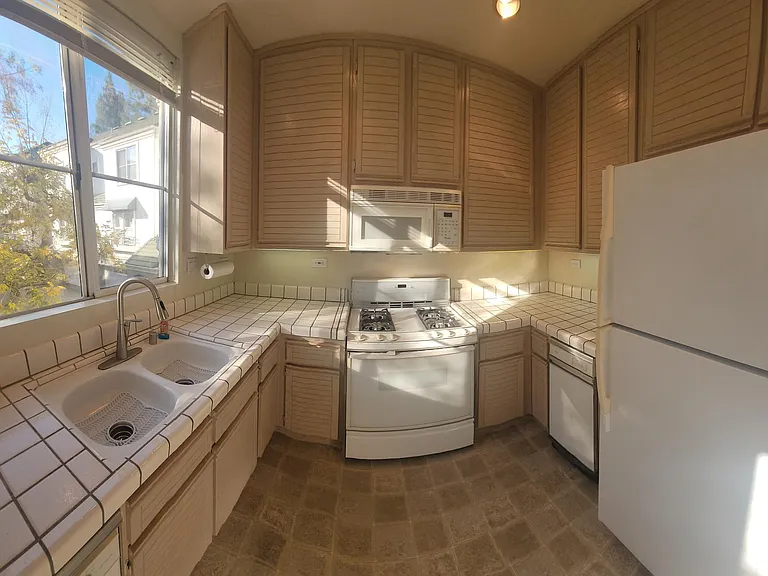 435 Milan Dr #111 — Photo 9