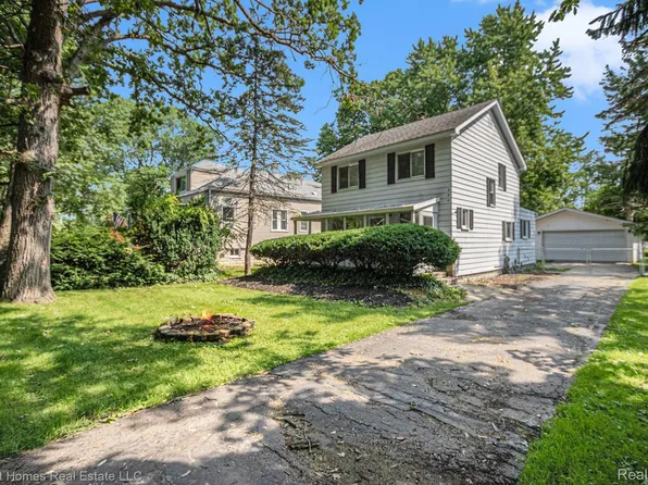 370 North Ave, Algonac, MI 48001