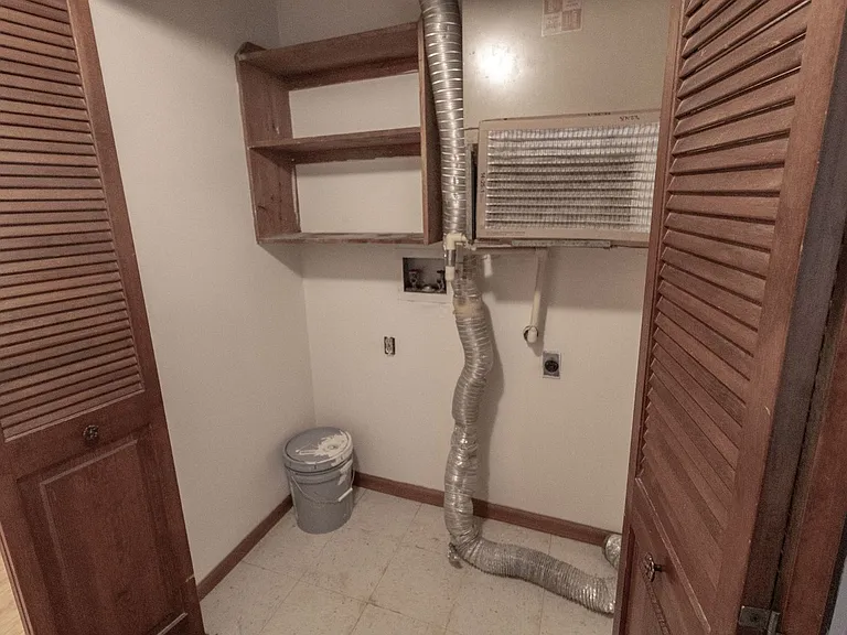 420 N East Park Ln — Photo 24