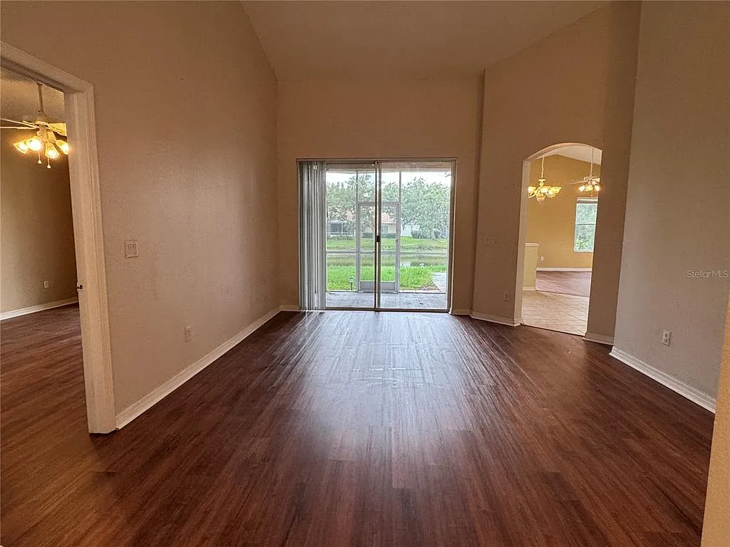 4 bed, 3.0 bath, 2258 sqft, $2,995 — Photo 3