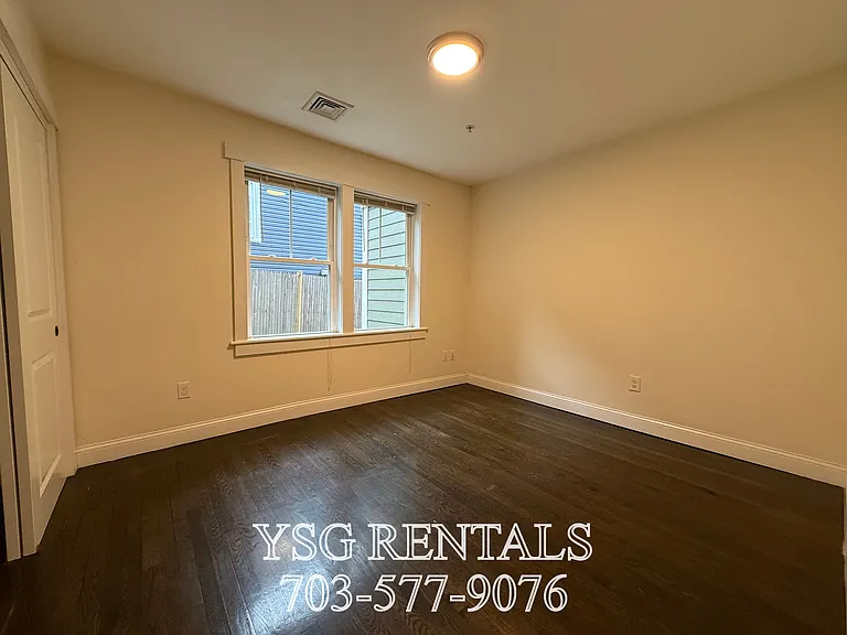 24 Sunset St #1 — Photo 10