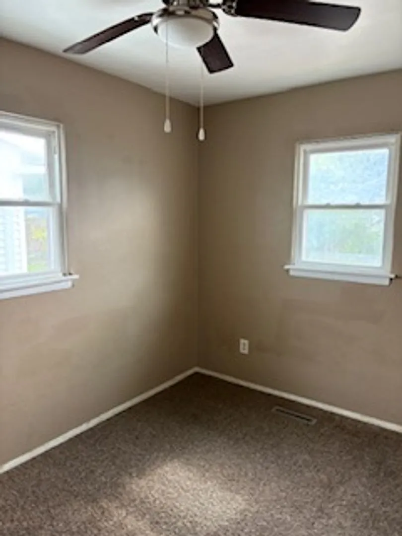 225 Miriam - Unit B — Photo 3
