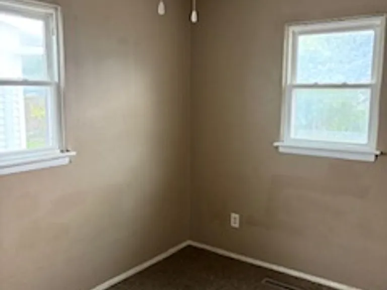 225 Miriam Dr #B — Photo 3