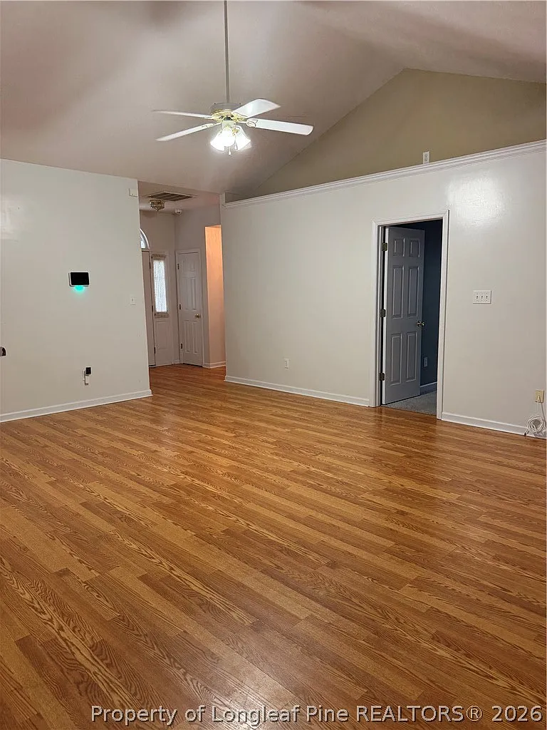 3 bed, 2.0 bath, 1650 sqft, $2,100 — Photo 2