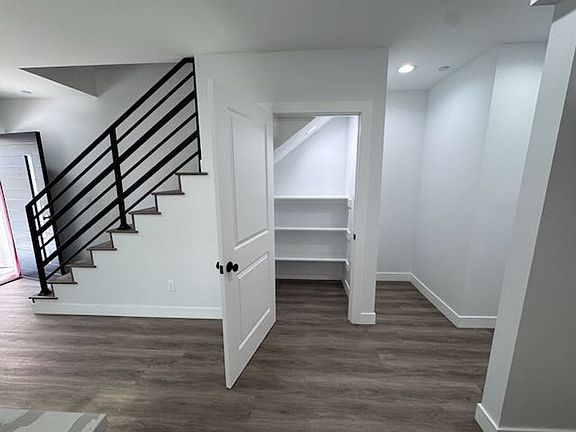2nd image of 1542 W 84th St #3