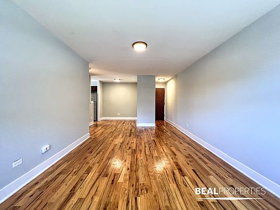 3rd image of 696 Elm Pl APT 200