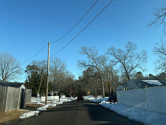 5th image of 339 Blenheim Ave