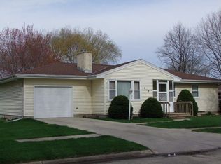 816 Pleasantview Dr, Storm Lake, IA 50588