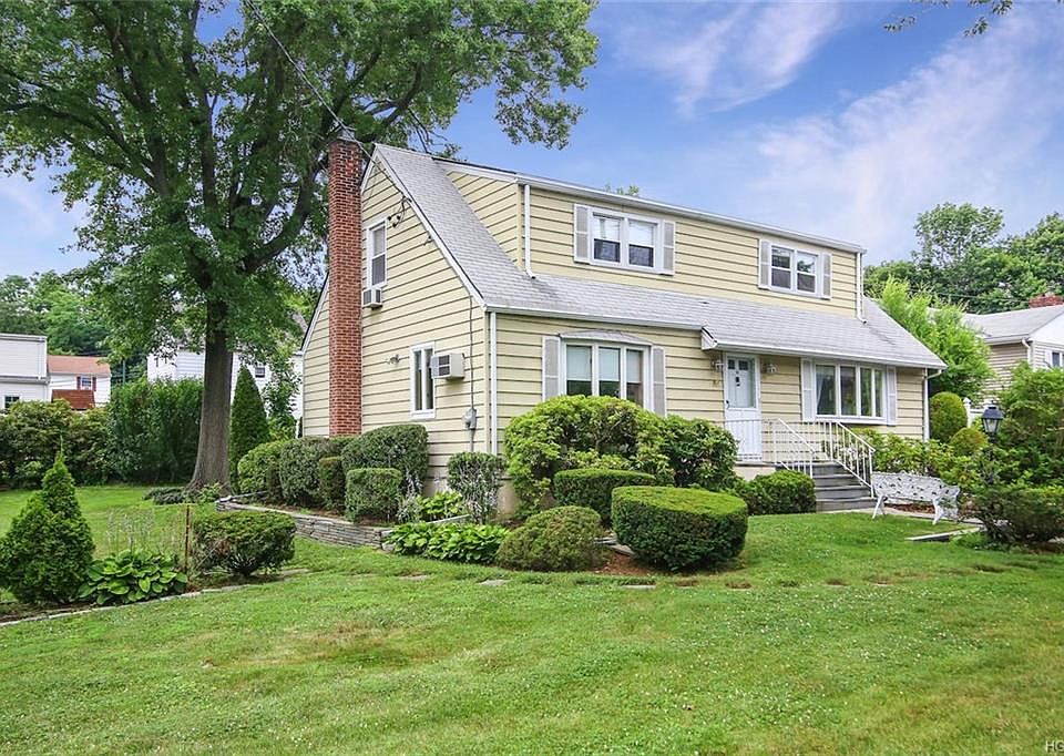 1st image of 16 Lytton Ave