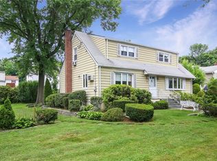 16 Lytton Ave, Hartsdale, NY 10530