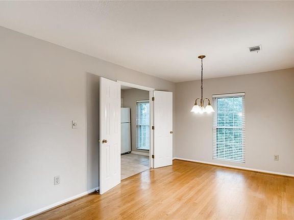 5th image of 1214 Pine Heights Dr NE Unit 1214