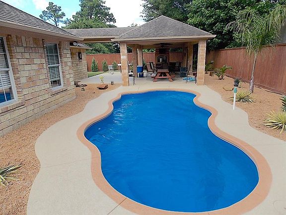 3rd image of 12222 Pine Shadows Ln