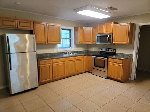 2nd image of 88 Peachtree Dr
