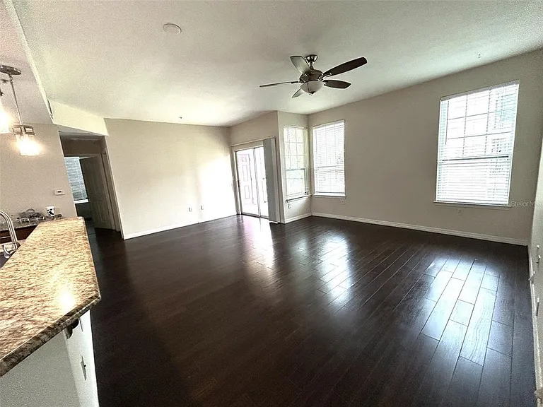 2015 Erving Cir #208 — Photo 3