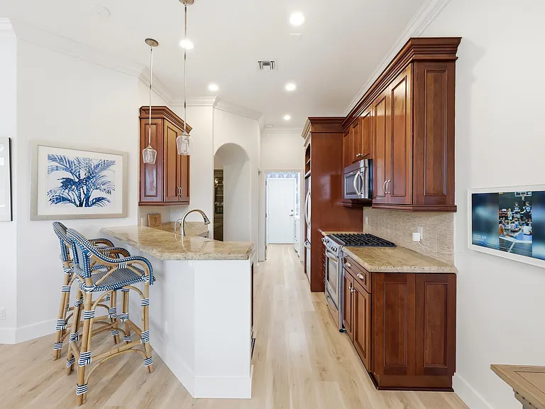 2 Monterey Pointe Dr — Photo 13
