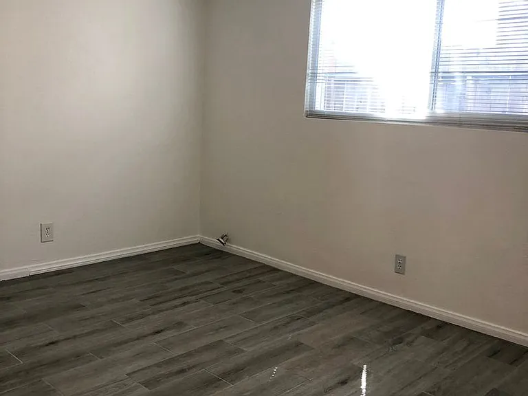 409 California St — Photo 12