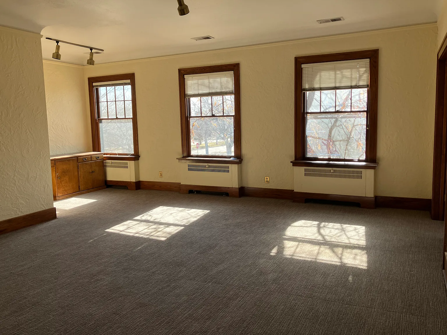 2 bed, 1465 sqft, $1,800 — Photo 2