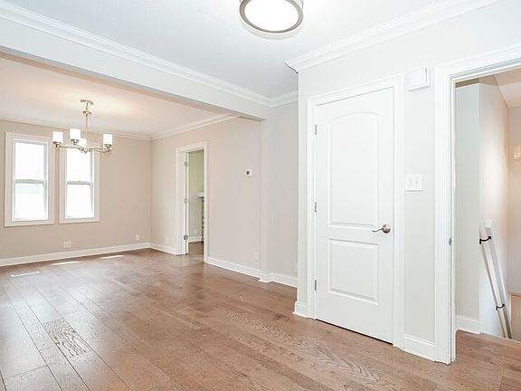 4th image of 764-766 Kelton Ave #764