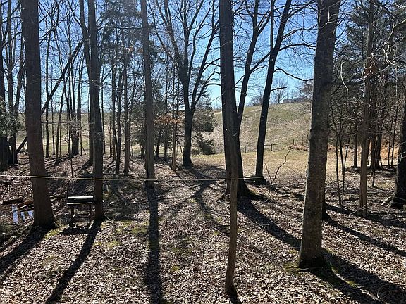 3rd image of 1404 Guthrie Chapel Rd