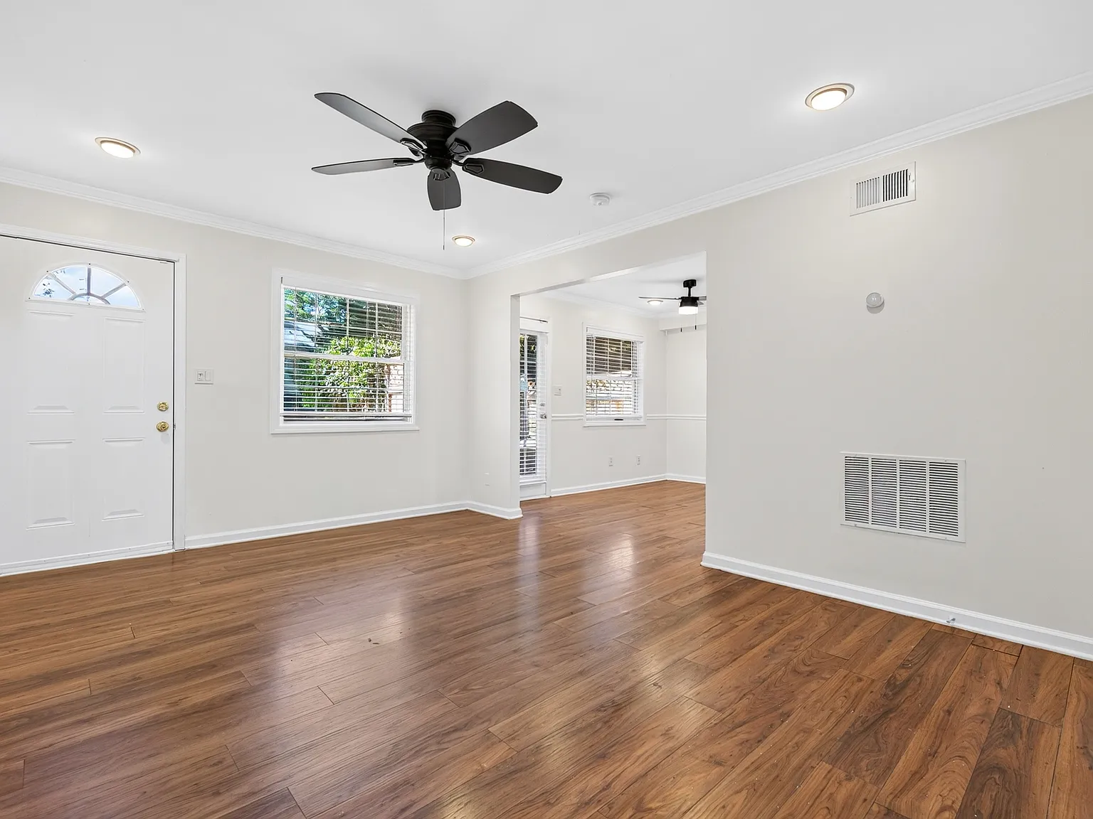 2 bed, 1.5 bath, 960 sqft, $2,100 — Photo 3