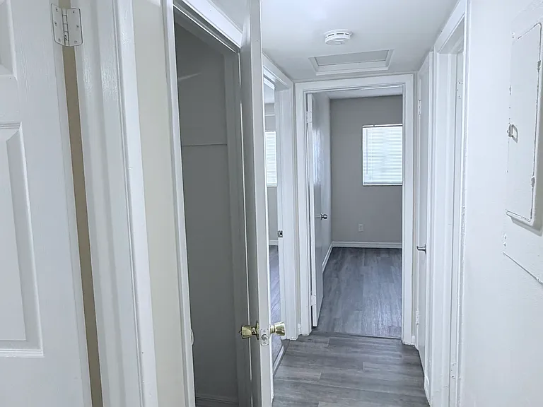 7912 W Paris St — Photo 27