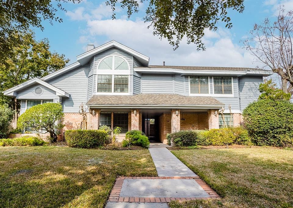 Custom home on the end of cul-de-sac with large lot and almost 5300 sq feet. Many updates have already been completed.