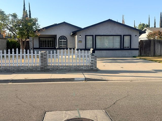 1st image of 2300 Jasmine St
