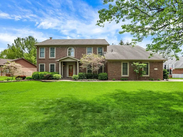 195 Lake Dr, Greenwood, IN 46142