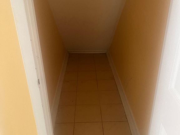 5th image of 3041 Wilson Ave Floor 1