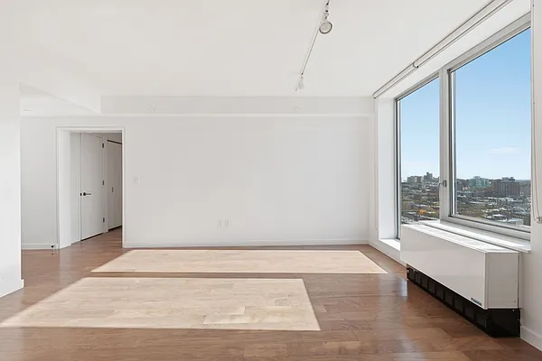 Rented by Greystar | media 8