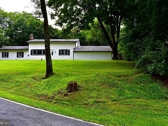 2nd image of 544 Birch Hill Rd