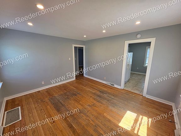 3rd image of 6821 Woodmar Ave