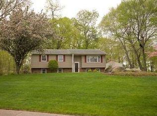 92 Monhegan Ave, Oakland, NJ 07436
