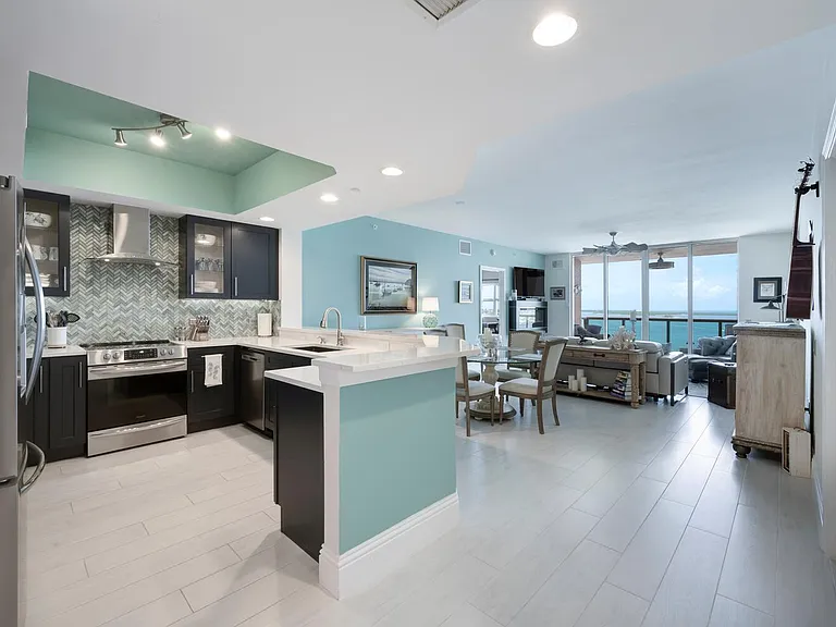 2650 Lake Shore Dr #1602 — Photo 3