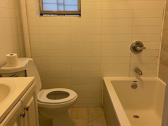 4th image of 723 Saint Nicholas Ave APT 21