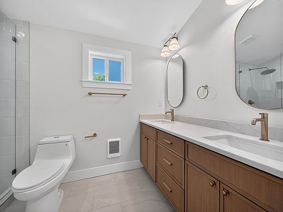 3rd image of 5237 37th Ave NE #B