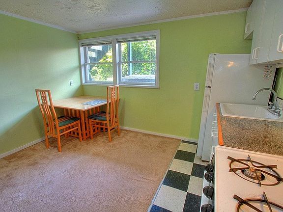 4th image of 5046 15th Ave NE APT 7