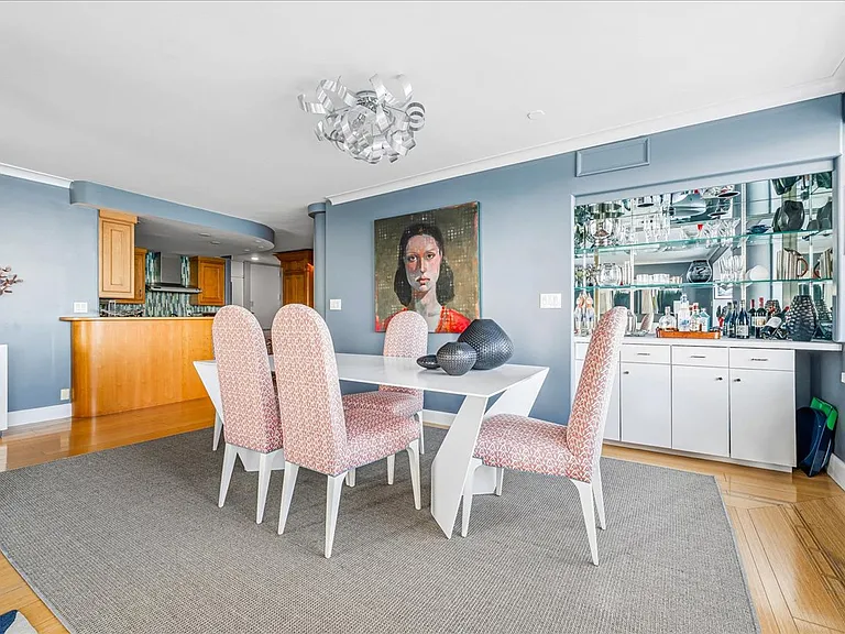 65 E India Row #26F — Photo 10
