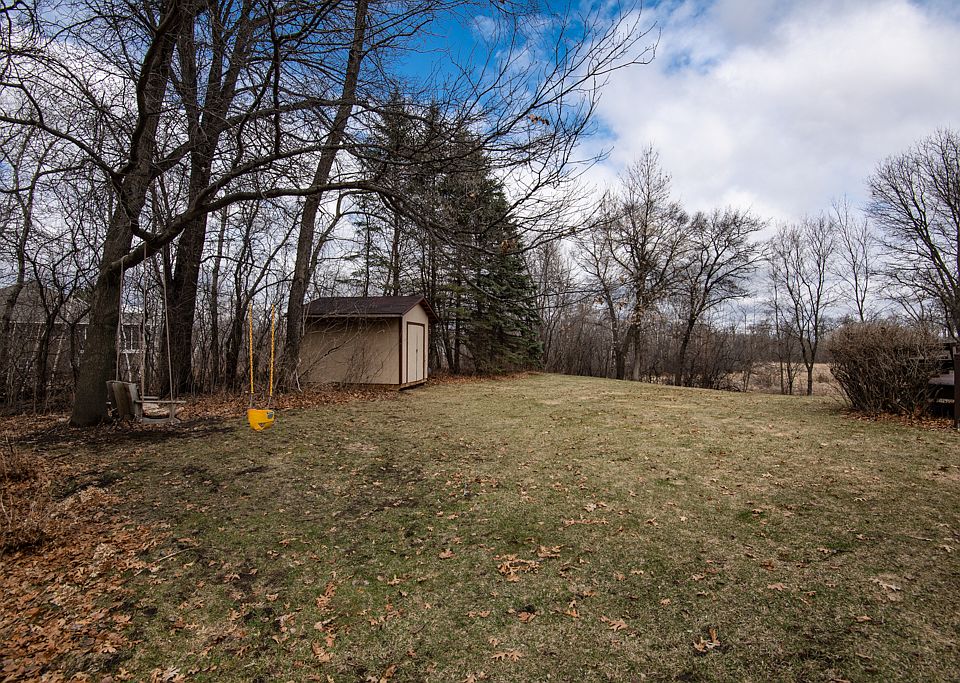 1st image of 26 Deer Hills Dr