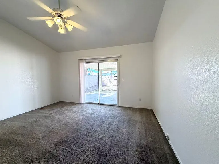 8620 Magnolia Ridge Ave — Photo 10