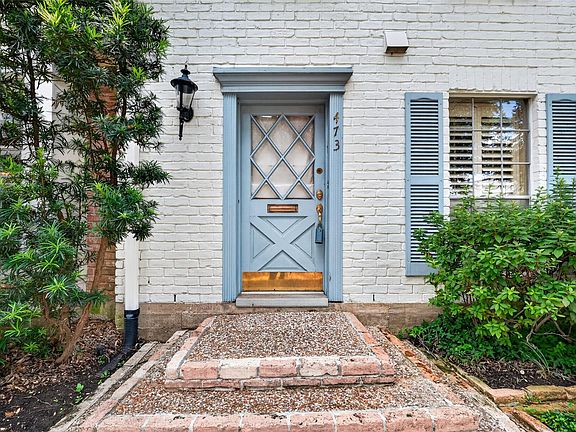 4th image of 473 N Post Oak Ln #473
